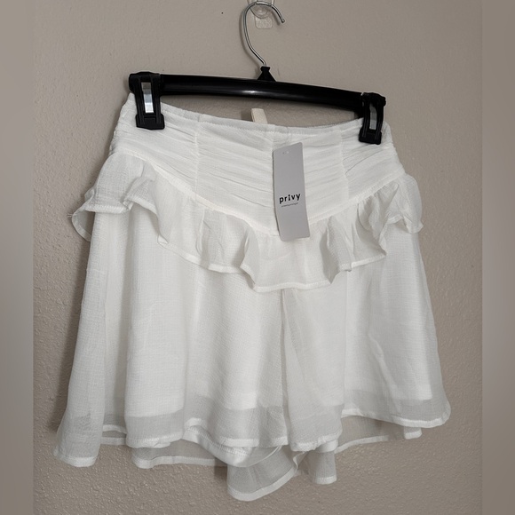 NWT Privy Ruffled White Short Size S - Picture 1 of 6